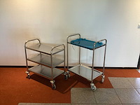 Manutan en kongamek serveerwagen (2x) - afbeelding 1 van  4