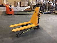 Manutan hand hydraulische palletwagen - afbeelding 2 van  6