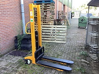 Manutan hand hydraulische palletwagen - afbeelding 3 van  7