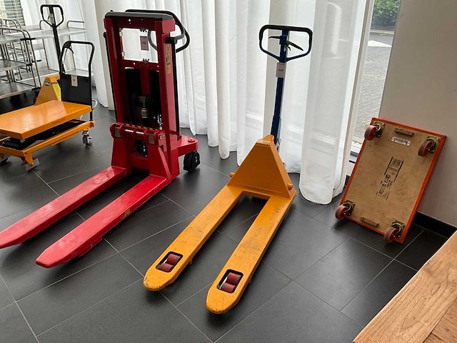 Manutan hydraulische handpalletwagen 2018 - afbeelding 1 van  5