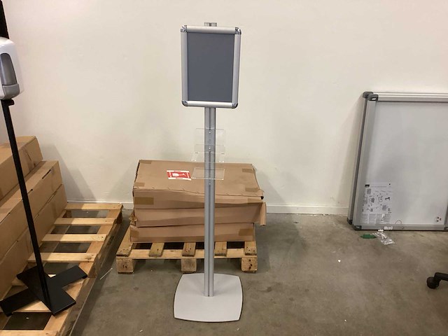 Manutan informatie display met folderhouder (4x) - afbeelding 1 van  6