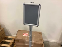 Manutan informatie display met folderhouder (4x)