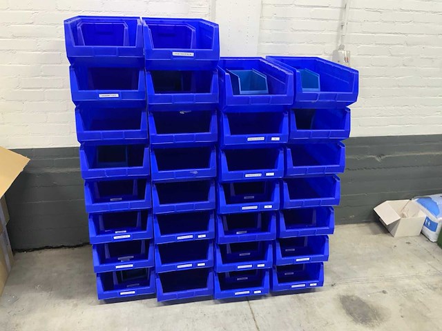 Manutan magazijnbakken (49x) - afbeelding 1 van  7