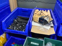 Manutan magazijnbakken met werkplaatsmaterialen (45x) - afbeelding 2 van  16