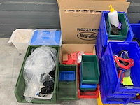 Manutan magazijnbakken met werkplaatsmaterialen (45x) - afbeelding 5 van  16