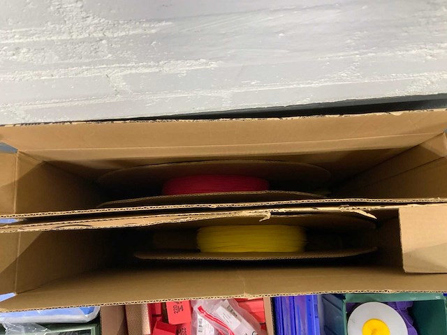 Manutan magazijnbakken met werkplaatsmaterialen (45x) - afbeelding 6 van  16