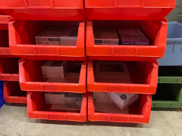 Manutan magazijnbakken met werkplaatsmaterialen (45x) - afbeelding 11 van  16