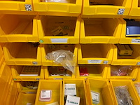 Manutan magazijnban met onder andere vieweg doseer materialen en brady materialen (120x) - afbeelding 11 van  34