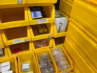 Manutan magazijnban met onder andere vieweg doseer materialen en brady materialen (120x) - afbeelding 13 van  34