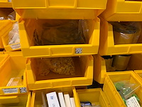 Manutan magazijnban met onder andere vieweg doseer materialen en brady materialen (120x) - afbeelding 16 van  34