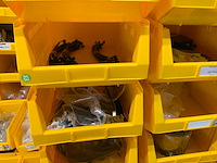 Manutan magazijnban met onder andere vieweg doseer materialen en brady materialen (120x) - afbeelding 17 van  34