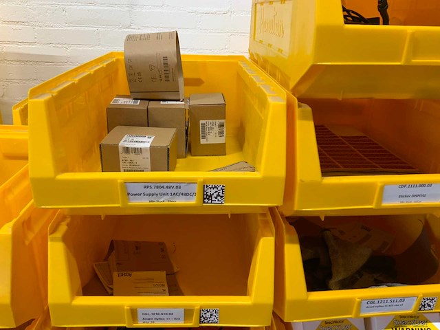 Manutan magazijnban met onder andere vieweg doseer materialen en brady materialen (120x) - afbeelding 19 van  34