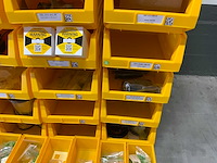 Manutan magazijnban met onder andere vieweg doseer materialen en brady materialen (120x) - afbeelding 22 van  34