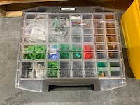 Manutan magazijnban met onder andere vieweg doseer materialen en brady materialen (120x) - afbeelding 12 van  34