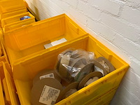 Manutan magazijnban met onder andere vieweg doseer materialen en brady materialen (120x) - afbeelding 26 van  34