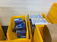 Manutan magazijnban met onder andere vieweg doseer materialen en brady materialen (120x) - afbeelding 27 van  34