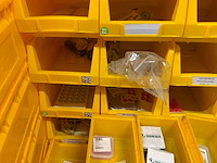 Manutan magazijnban met onder andere vieweg doseer materialen en brady materialen (120x) - afbeelding 30 van  34