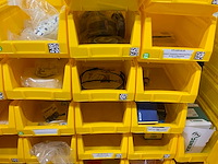 Manutan magazijnban met onder andere vieweg doseer materialen en brady materialen (120x) - afbeelding 32 van  34