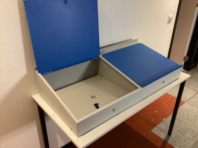 Manutan opzet lessenaars (2x) - afbeelding 2 van  5