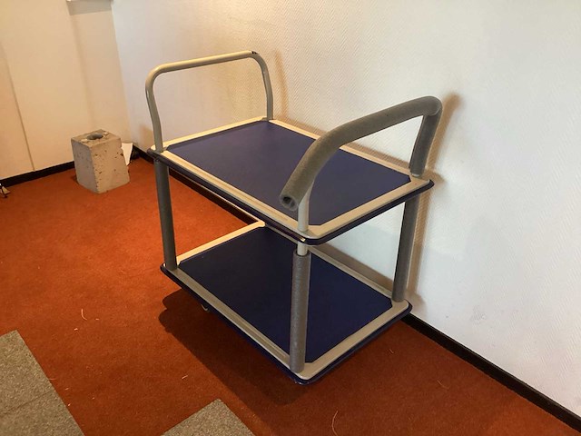 Manutan plateauwagen - afbeelding 3 van  4