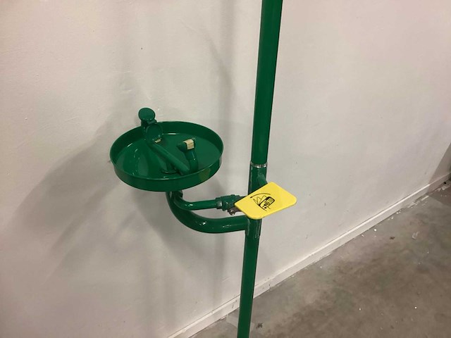 Manutan veiligheidsdouche - afbeelding 2 van  4