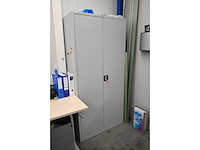 Manutan werkplaatskast inclusief inhoud installatiematerialen - afbeelding 2 van  4