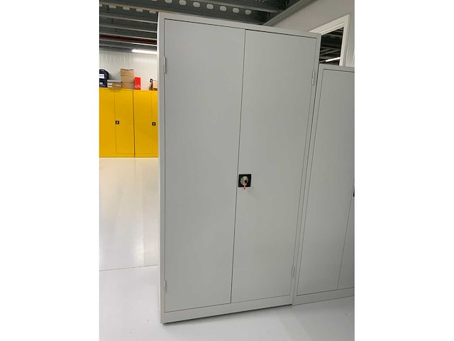 Manutan werkplaatskast - afbeelding 3 van  6