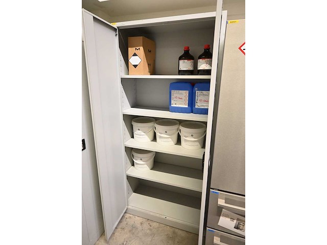 Manutan werkplaatskast - afbeelding 3 van  4