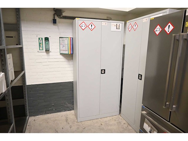 Manutan werkplaatskast - afbeelding 1 van  3