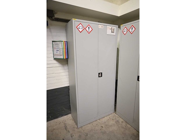 Manutan werkplaatskast - afbeelding 2 van  3