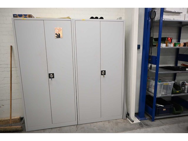 Manutan werkplaatskast - afbeelding 1 van  4