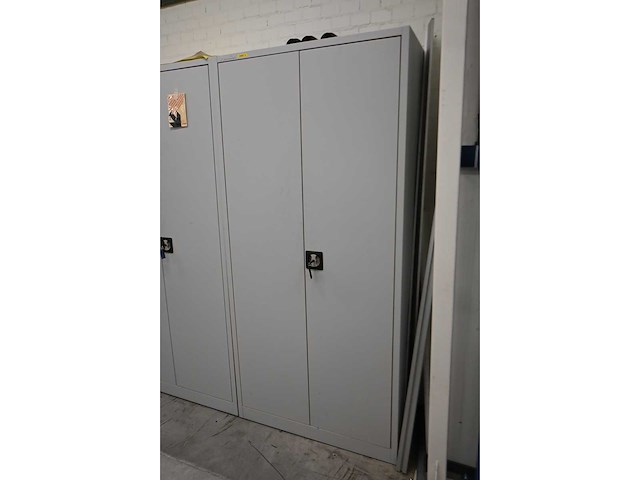 Manutan werkplaatskast - afbeelding 2 van  4