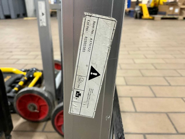 Manutan/stanley steek -en plateauwagen (7x) - afbeelding 3 van  5