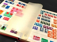 Map grotendeels gevuld met nederlandse postzegels - afbeelding 2 van  6