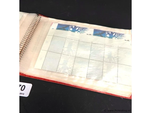 Mapje met (postfrisse?) postzegels - afbeelding 4 van  7
