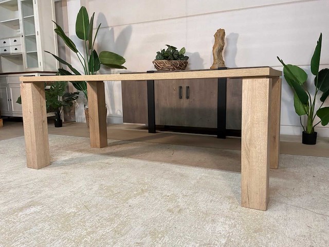 Mara eetkamertafel - afbeelding 1 van  6