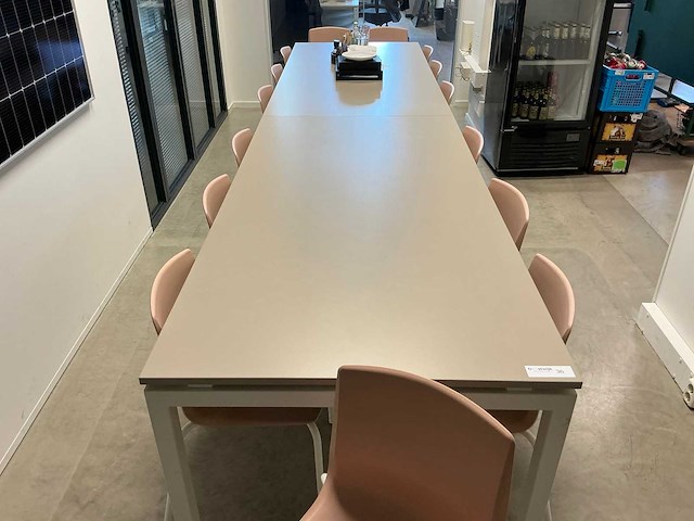 Mara kantinetafels met 16 stoelen - afbeelding 2 van  4