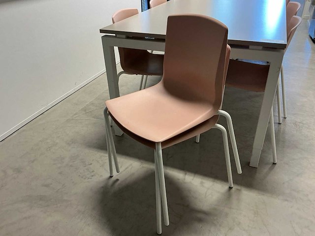 Mara kantinetafels met 16 stoelen - afbeelding 3 van  4