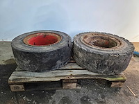 Marangoni - heftruck bandenset 300-15/8.00 - afbeelding 1 van  6