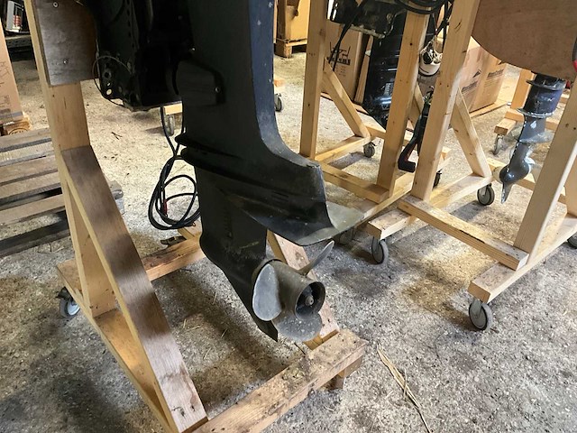 Mariner magnum 4 24pk buitenboordmotor - afbeelding 6 van  11