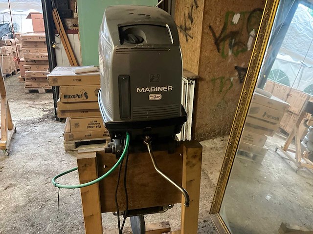 Mariner magnum 4 24pk buitenboordmotor - afbeelding 10 van  11