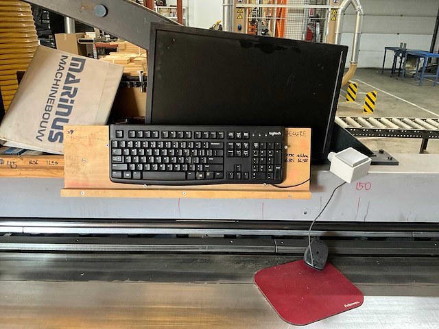 Marinus profix 2003-2 afkort- en profileermachine - afbeelding 20 van  23