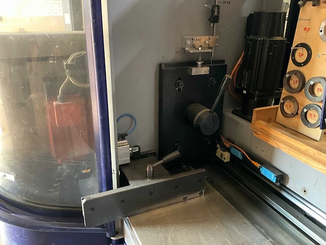 Marinus profix 2003-2 afkort- en profileermachine - afbeelding 22 van  23