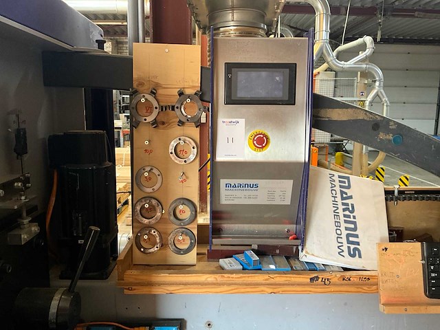 Marinus profix 2003-2 afkort- en profileermachine - afbeelding 21 van  23