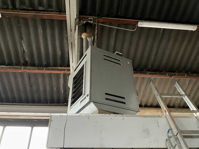 Mark industriële verwarmingsinstallatie - afbeelding 2 van  2