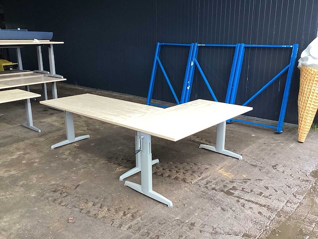 Markant bureau (2x) - afbeelding 3 van  5