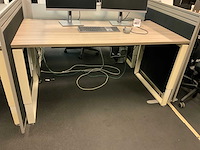 Markant bureau opstelling met scheidingswanden - afbeelding 7 van  11