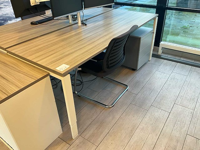 Markant desk opstelling (2x) - afbeelding 2 van  6