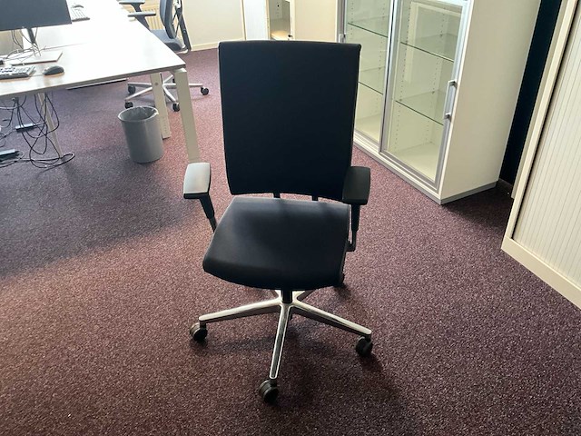 Markant desk opstelling (3x) - afbeelding 6 van  9