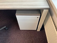 Markant desk opstelling (3x) - afbeelding 8 van  9